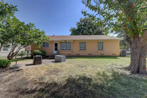 Exterior - 2012 Mountainview Dr, Waco, TX 76710 photo 5 of 8