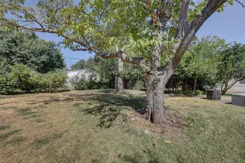 Exterior - 2012 Mountainview Dr, Waco, TX 76710 photo 7 of 8