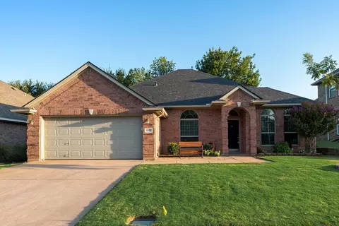 5512 Milford Dr, Fort Worth, TX 76137