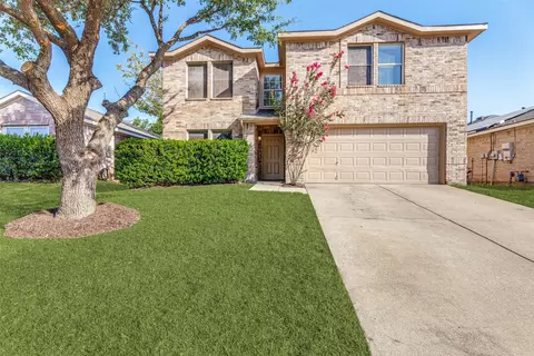 1004 Triple Crown Dr, Fort Worth, TX 76179
