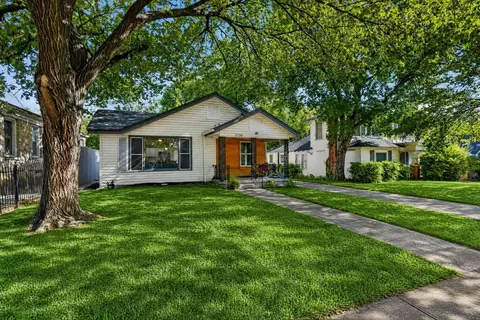 2739 Kingston St, Dallas, TX 75211