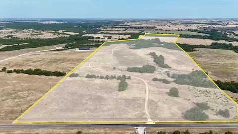 5066 New Windsor Pkwy, Mcgregor, TX 76657