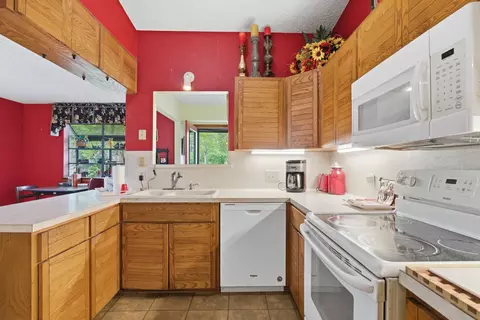 Kitchen - 6146 County Road 334, Tyler, TX 75708 photo 1 of 2