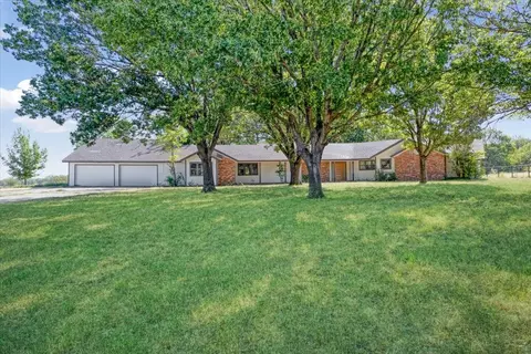 5292 Preston Rd, Denison, TX 75020