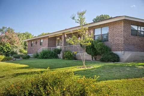 1021 Avenue B, Fredericksburg, TX 78624