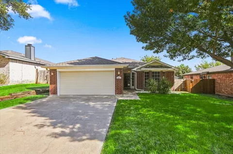 4037 Staghorn Cir N, Fort Worth, TX 76137