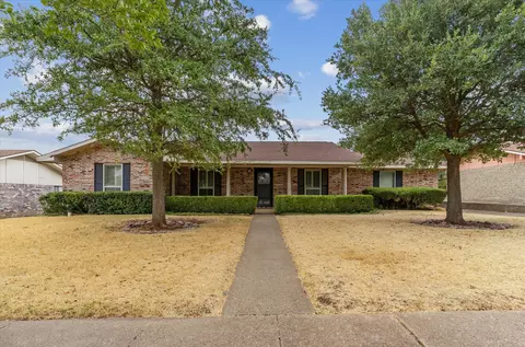 13121 Pennystone Dr, Farmers Branch, TX 75244