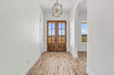 Entry Way - 8140 Lavender Rd, Springtown, TX 76082 photo 1 of 2