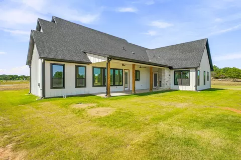 Exterior - 8140 Lavender Rd, Springtown, TX 76082 photo 6 of 9