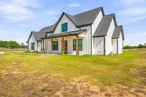 Exterior - 8140 Lavender Rd, Springtown, TX 76082 photo 3 of 9