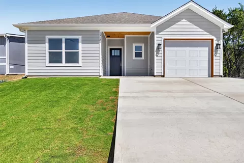 1312 Phoenix Ct, Granbury, TX 76048