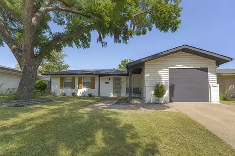 3217 Centennial Dr, Garland, TX 75042