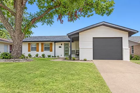 3217 Centennial Dr, Garland, TX 75042