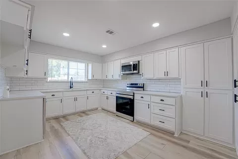3217 Centennial Dr, Garland, TX 75042