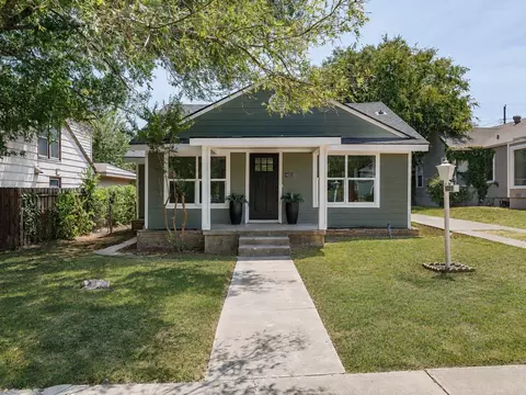 4033 Locke Ave, Fort Worth, TX 76107