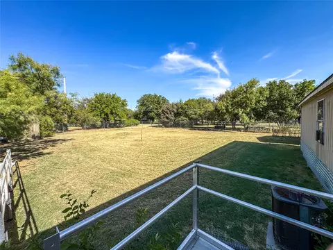 Exterior - 105 N Avenue L, Haskell, TX 79521 photo 3 of 6