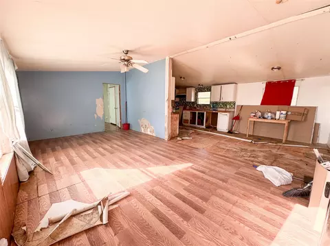 Living - 105 N Avenue L, Haskell, TX 79521 photo 1 of 2