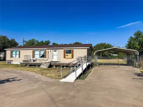 Exterior - 105 N Avenue L, Haskell, TX 79521 photo 2 of 6