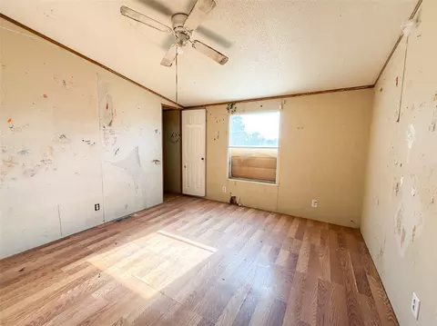 Bedroom - 105 N Avenue L, Haskell, TX 79521 photo 2 of 3