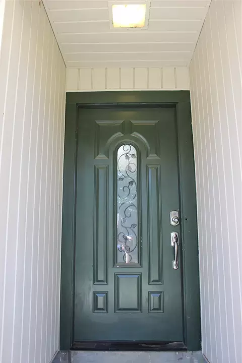 Entry Way - 707 Browning Dr, Springhill, LA 71075 photo 1 of 3