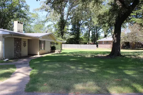 Exterior - 707 Browning Dr, Springhill, LA 71075 photo 7 of 17