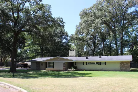 Exterior - 707 Browning Dr, Springhill, LA 71075 photo 2 of 17
