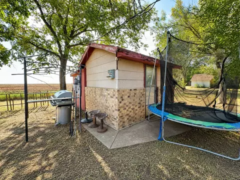 Exterior - 1 Avenue K E, Haskell, TX 79521 photo 7 of 12