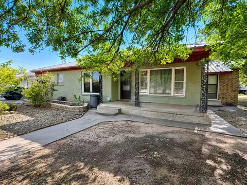 Exterior - 1 Avenue K E, Haskell, TX 79521 photo 2 of 12