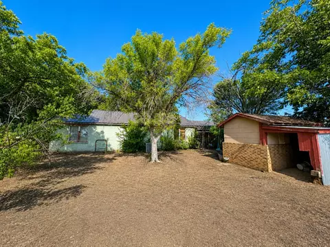Exterior - 1 Avenue K E, Haskell, TX 79521 photo 9 of 12