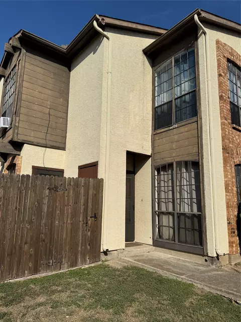 611 Oriole Blvd #1404, Duncanville, TX 75116