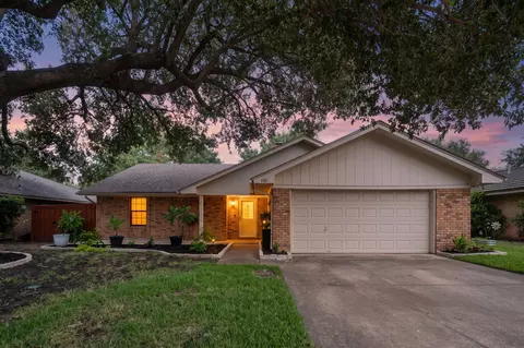 1101 De Pauw Dr, Arlington, TX 76012