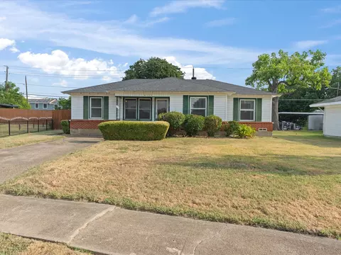 8133 Cavalier Cir, Dallas, TX 75227