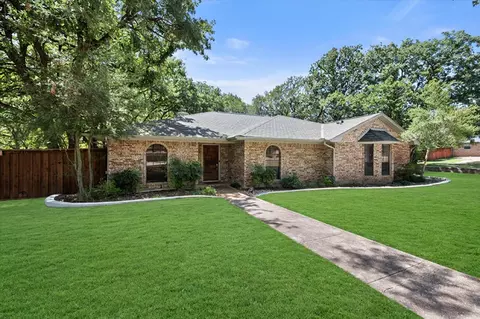 6110 Amicable Dr, Arlington, TX 76016