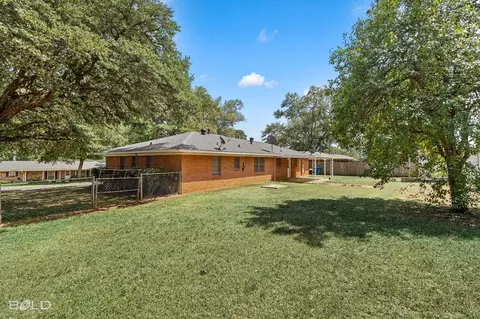 Exterior - 911 Nella St, Minden, LA 71055 photo 8 of 11
