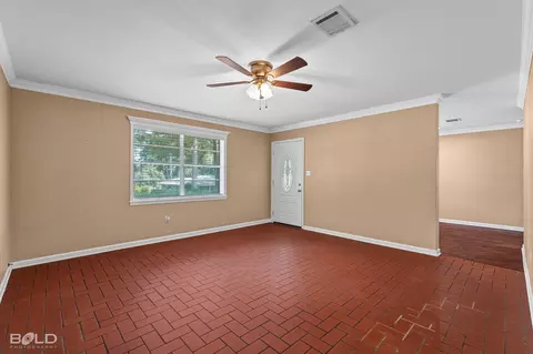 Living - 911 Nella St, Minden, LA 71055 photo 3 of 5