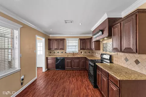 Kitchen - 911 Nella St, Minden, LA 71055 photo 2 of 6