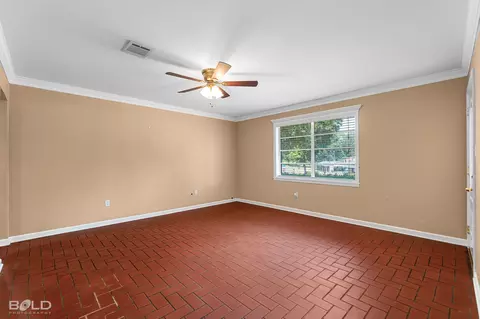 Living - 911 Nella St, Minden, LA 71055 photo 4 of 5