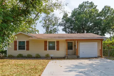 210 E Daugherty Dr, Garland, TX 75041