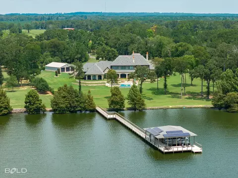 6731 N Lakeshore Dr, Shreveport, LA 71107
