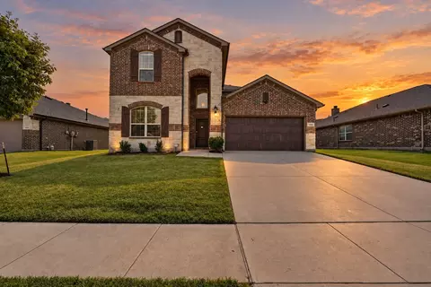 1332 Foxglove Ln, Burleson, TX 76028
