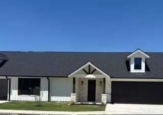202 Ewell St, Granbury, TX 76048