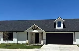 204 Ewell St, Granbury, TX 76048