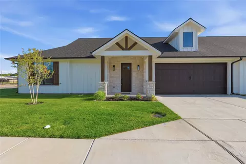 206 Ewell St, Granbury, TX 76048