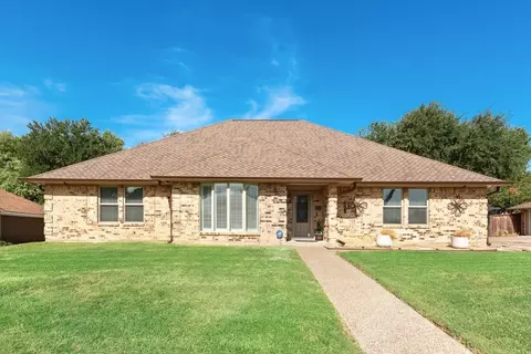 3713 Ridgewood Dr, Grand Prairie, TX 75052