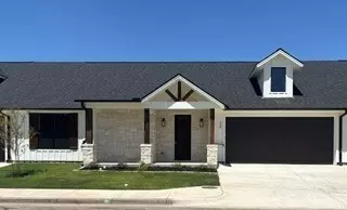 208 Ewell St, Granbury, TX 76048