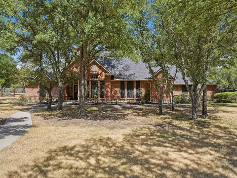 156 S Fork Dr, Hudson Oaks, TX 76087