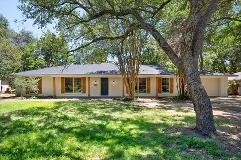 1003 Woodcastle Dr, Corsicana, TX 75110