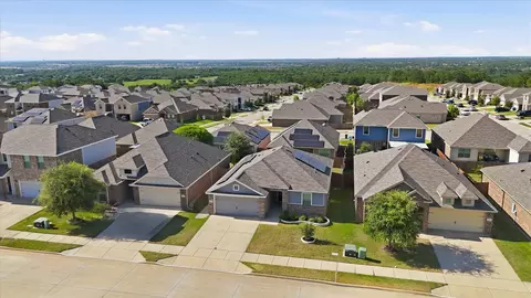 7533 Pleasant Oaks St, Fort Worth, TX 76120