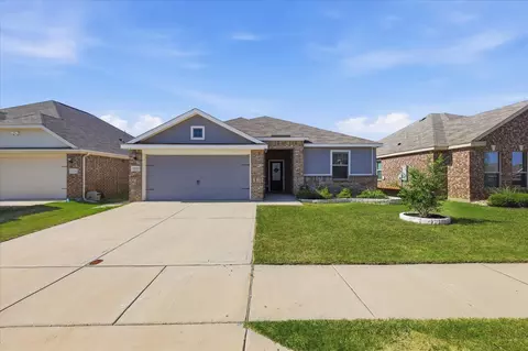 7533 Pleasant Oaks St, Fort Worth, TX 76120