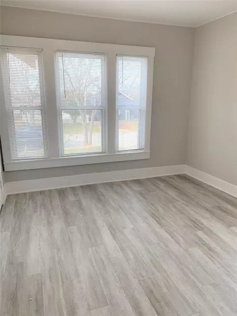 520 E Day St, Denison, TX 75021 photo 5